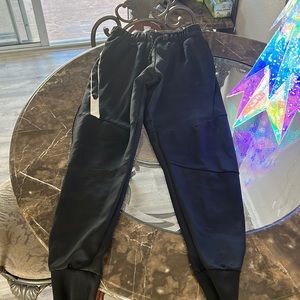 Men’s medium New Era Sweatpants